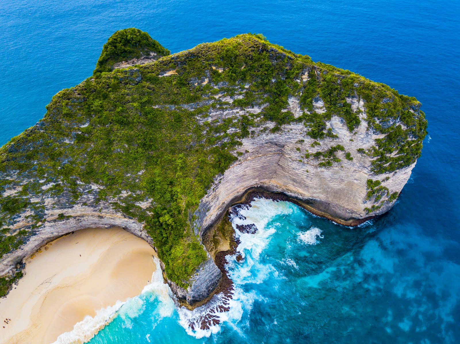 aerial photography of island during daytime